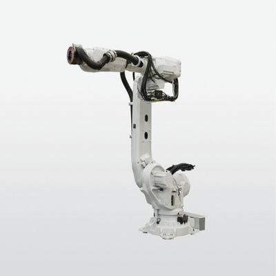 Robot industriale IRB6700-300/2.7 con il braccio del robot come saldatrice per saldatura a punti