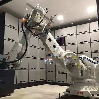 Alta efficienza IRB6700-200/2.6 con il manipolatore ed i cannelli per saldare come macchina della saldatura a punti