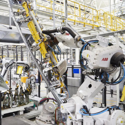 IRB6700 efficiente e flessibile con il braccio del robot del carico utile 155KG per la macchina del posto e della scelta