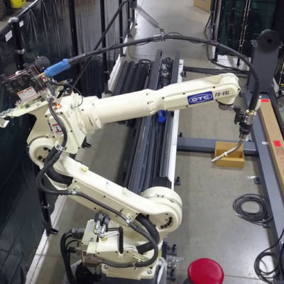 Un braccio di saldatura robot FD-V8L di 6 assi l'altra stazione di saldatura del robot dei saldatori DM500 dell'ARCO