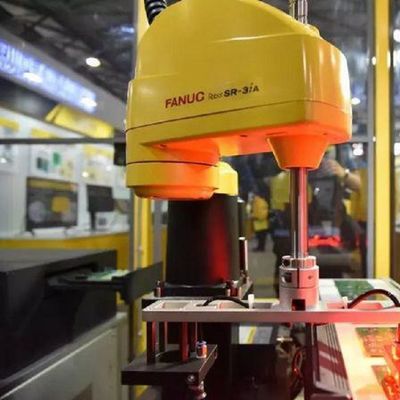 Robot Scara SR-3iA di 4 Aixs con il braccio robot del carico utile 3kg come macchina del posto e della scelta per l'attrezzatura di maneggio del materiale
