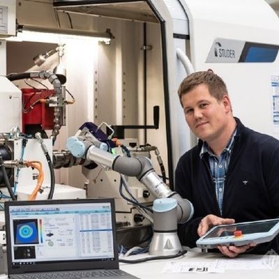 Flexible Collaborative Robot UR 5e With 5KG Payload And 850MM Reach 6 Axis Robotic Arm As Universal Robot