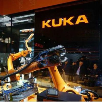 Trattamento del PA del Kr robot 470 del braccio con un manipolatore di 5 assi come robot industriale