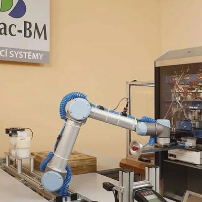 Mini Robot UR 3e del robot di collaborazione con il carico utile 3KG come Cobot per le parti dell'attrezzatura di maneggio del materiale