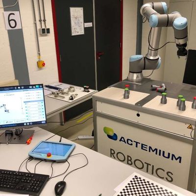 UR Robot UR10e 6 Assi Braccio robotico per la danza e l'automazione Gestire come robot collaborativo