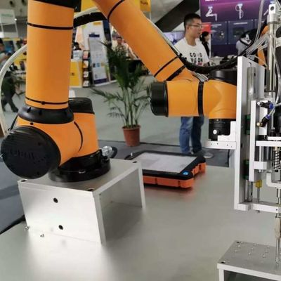 Selezionare e posizionare il robot AUBO I10 Cobot Braccio robotico 6 Asse per la gestione come robot collaborativo