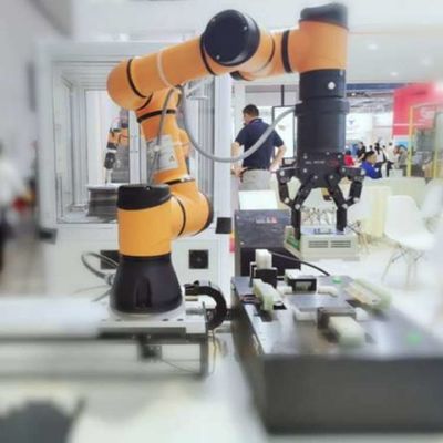 Selezionare e posizionare il robot AUBO I10 Cobot Braccio robotico 6 Asse per la gestione come robot collaborativo