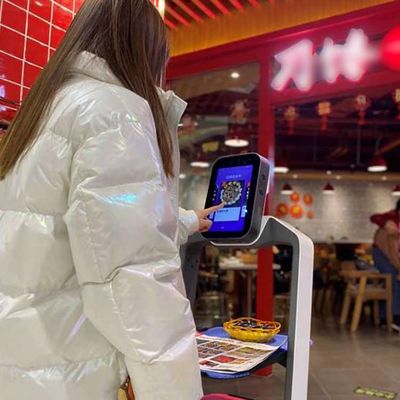 Robot artificiale di agenzia di spionaggio di With AI del cameriere del robot di consegna dell'alimento