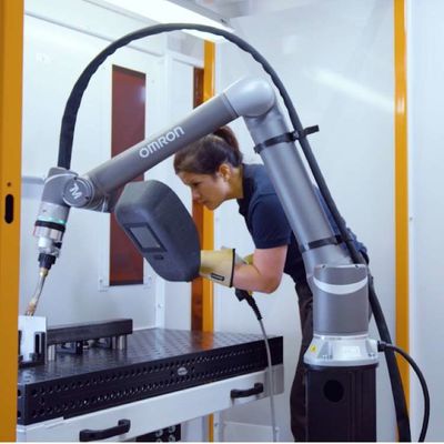 Automatizzazione del braccio del robot di saldatura OMRON TM12 6 assi Braccio robotico come robot collaborativo