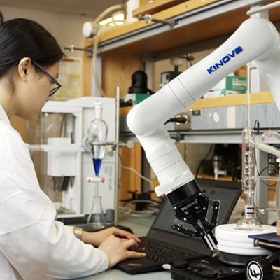 Robot di KINOVA Gen3 6 DoF di collaborazione con il robot del caffè del braccio del robot di asse della cassaforte 6 per il carico utile 2kg con la rappresentazione