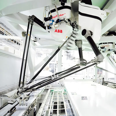 Braccio astuto industriale IRB 360 del robot di ABB con le asce 3/4 di delta del braccio con il robot di delta della macchina del posto e della scelta