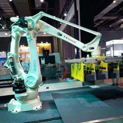 Carico utile robot 700kg del manipolatore CP700L del braccio per il trasporto con palette dei robot con palette industriali