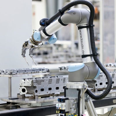 Scelta robot universale industriale dell'attrezzatura di industria del macchinario della pinza di presa di asse del braccio 6 del robot UR5 e macchina del posto