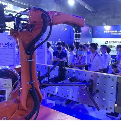 Robot di saldatura automatico QJR6-1400H con posizionatore di saldatura CNGBS per robot di saldatura intelligente