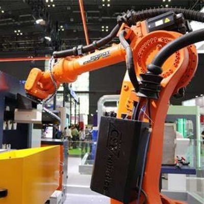 6 robotica robot industriale Cina del braccio QJR20-1600 di asse come robot di spruzzatura