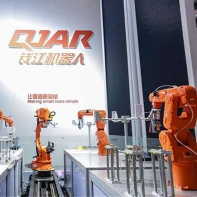 6 assi braccio robotico QJRP6-2 con velocità elevata per l'automazione della linea di montaggio come robot di movimentazione