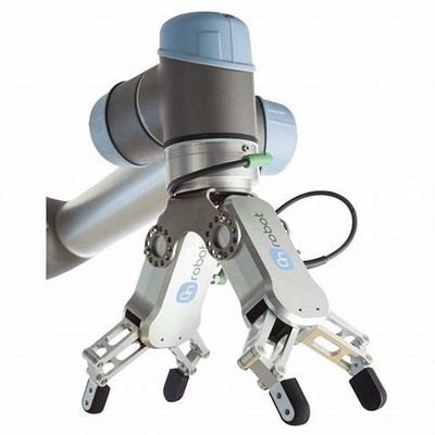 Robot collaborativo combinato con la pinza del braccio robotico RG2 per la manipolazione del Cnc come pinza del robot