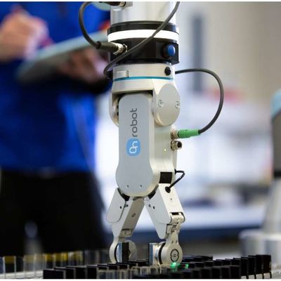 Smart Robot Gripper RG2-FT con braccio robotico collaborativo per l'automazione dei robot industriali