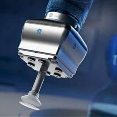 Pinza di presa VGC10 del robot di vuoto con il braccio robot di collaborazione come robot industriale