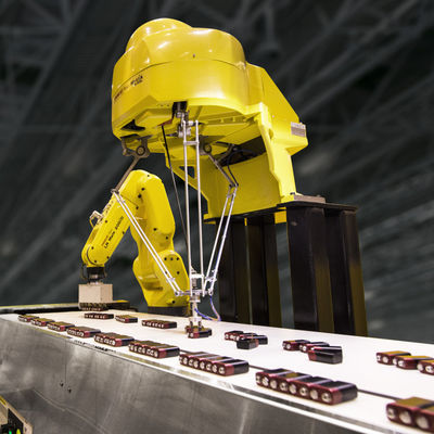Robot per montaggio del robot industriale M-1iA con la pinza di presa del robot per la piccola Assemblea di motore