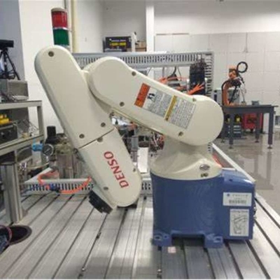 Braccio robotico universale a 6 assi VS-068/087 con afferratore robot CNGBS per la manipolazione come robot industriale