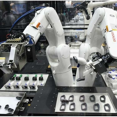 Braccio robotico universale a 6 assi VS-068/087 con afferratore robot CNGBS per la manipolazione come robot industriale