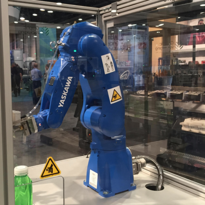 Robot industriale di Yaskawa MOTOMAN GP8 per la scelta di macinazione dell'ascensore del braccio del manipolatore 3